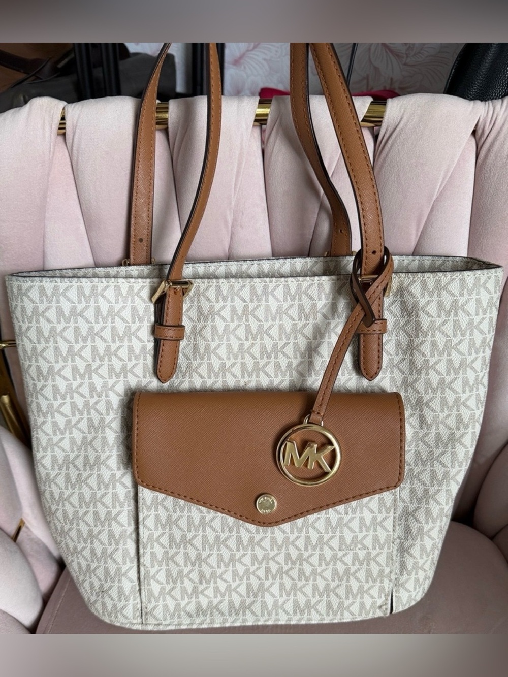 Michael Kors Jet Set Medium Signature Snap Pocket Tote in Vanilla Cognac EUC